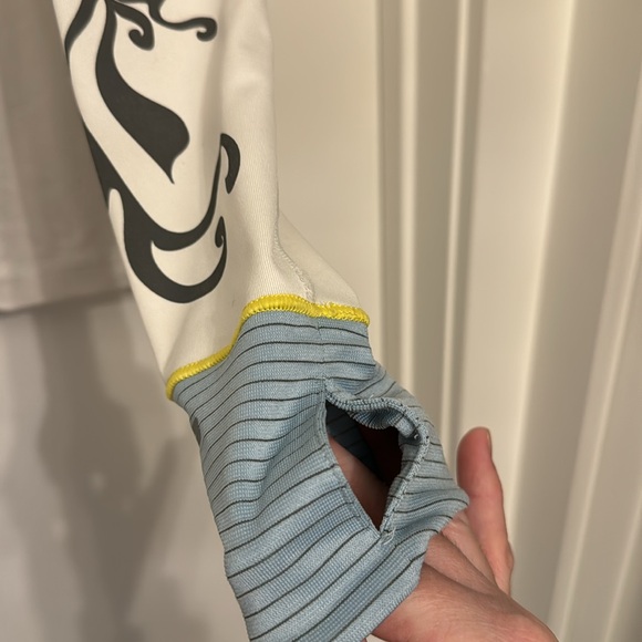 New Balance women’s Long sleeve running top. Size large - Picture 3 of 3